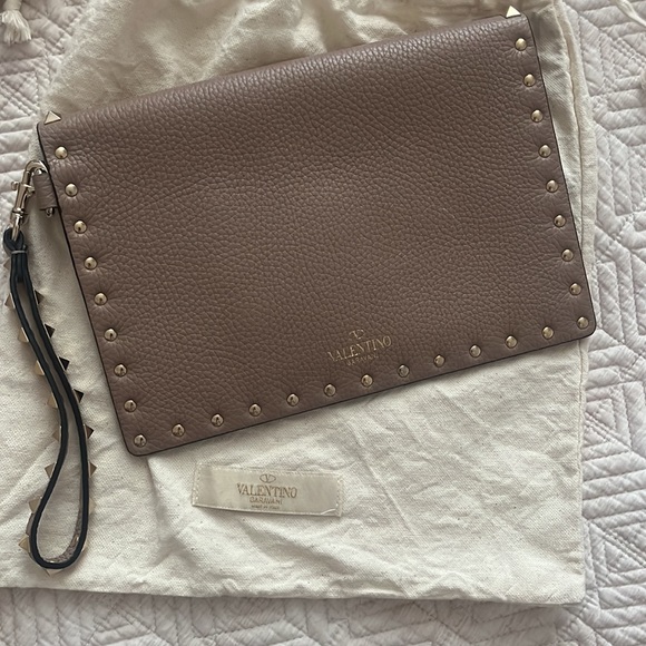 Rock studs v flap - Picture 3 of 5